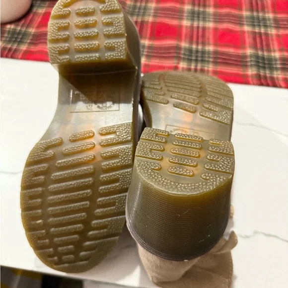 NWOTs Dr. Martens Wedge Boot Size 5 - Picture 4 of 5